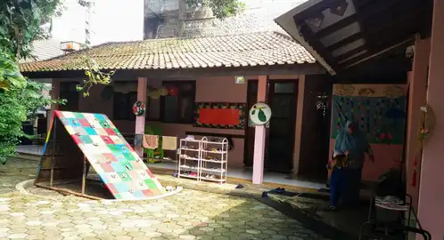 Semut-Semut The Natural School