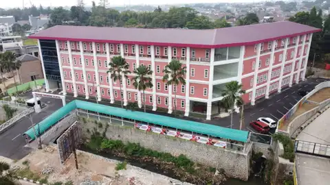 Pribadi Premiere School